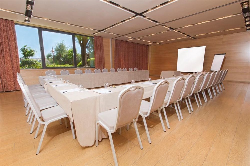 Ribera De Triana Hotel