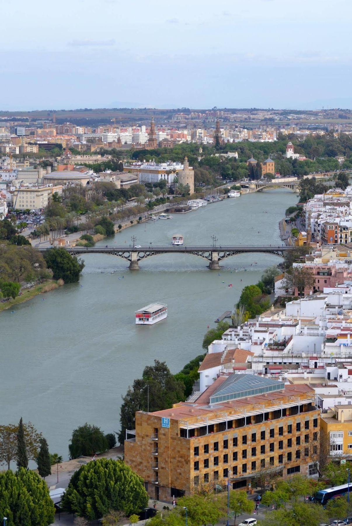 Ribera De Triana Hotel 4*