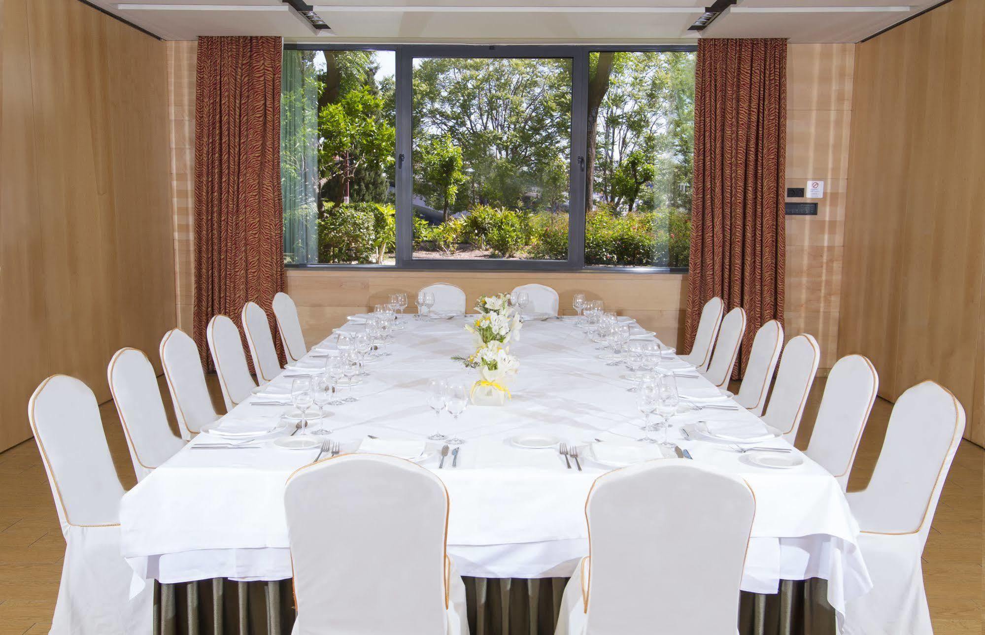 Ribera De Triana Hotel 4*